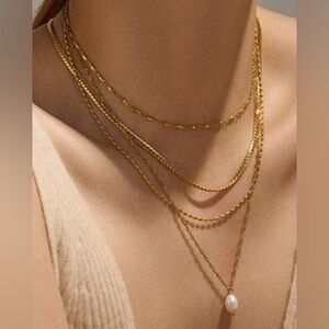 Gold Layered Necklace with Pearl (7209)